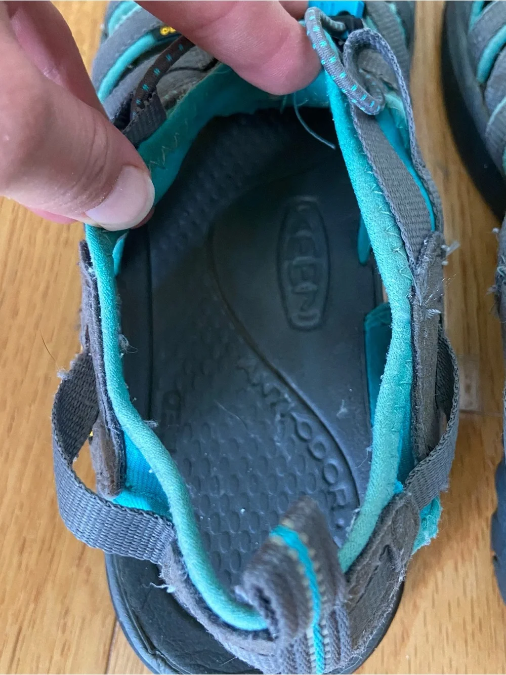 KEEN Whisper Closed Toe Sport Sandal Women's 10 Waterproof Outdoor Strappy Gray
